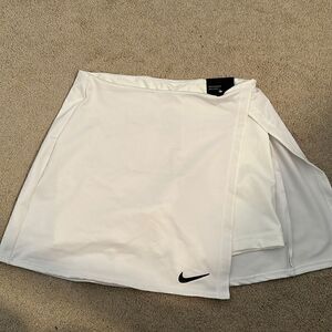 Nike White XS Skort NWT
